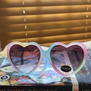 Pastel Rainbow Heart Sunglasses NWT 💖🌈
